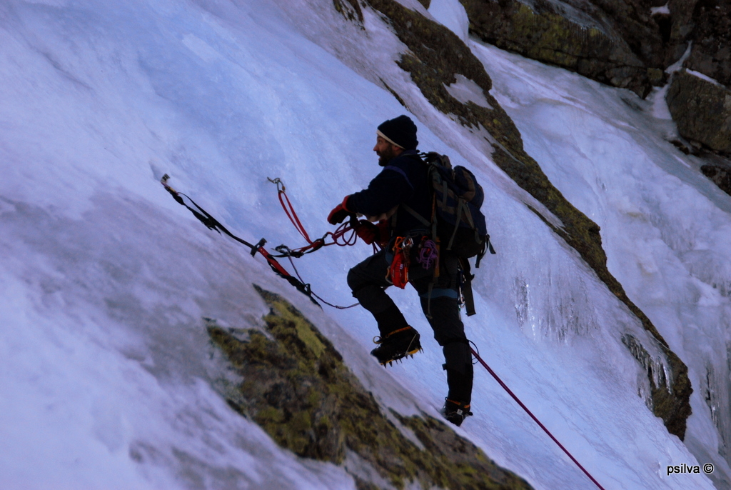 Cabezas de Hierro, hielo en la Sierra de Guadarrama