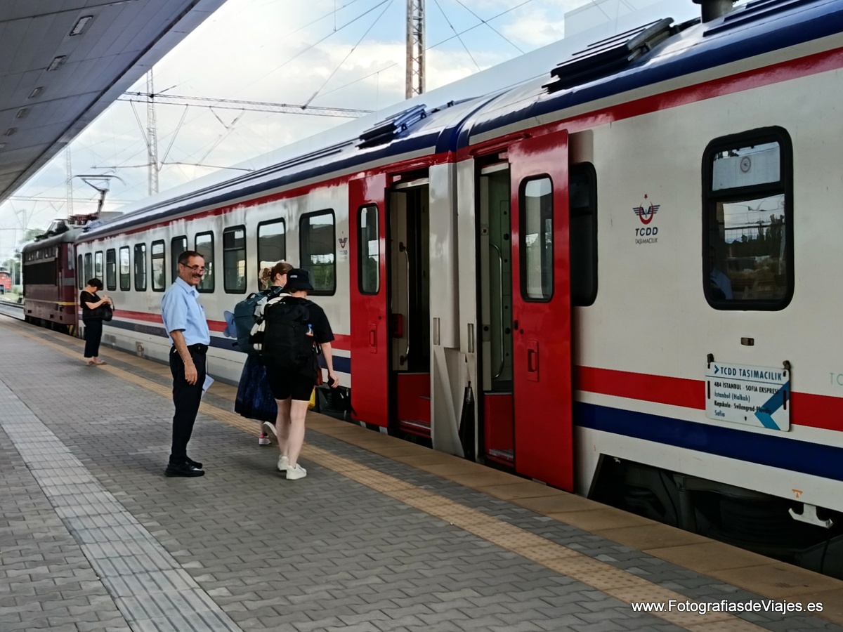 El tren de Sofia a Estambul antes de partir