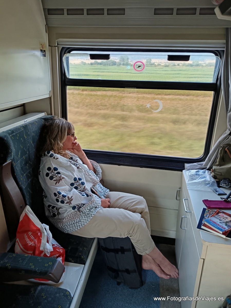 Compartimento de primera en el tren de Sofia a Estambul