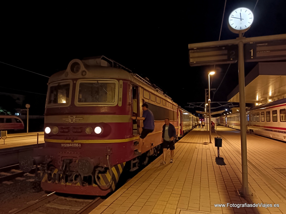 Parada en Dimitrovgrad, donde nuestro tren se une con el procedente de Bucarest