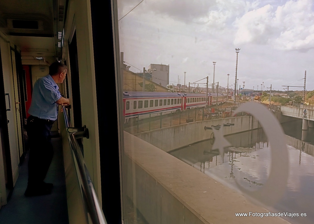 Llegando a la estación de tren de Halkali, en Estambul