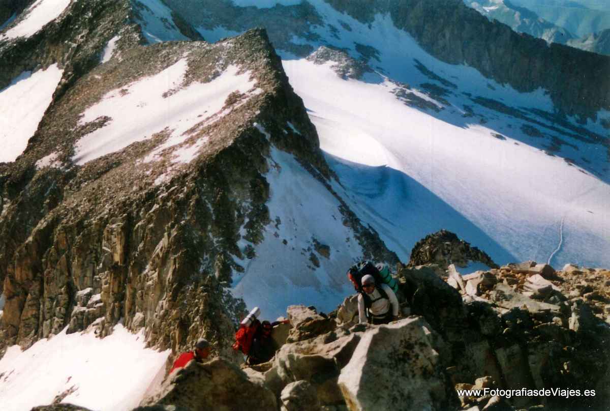 Paso de Mohoma desde la cumbre del Aneto