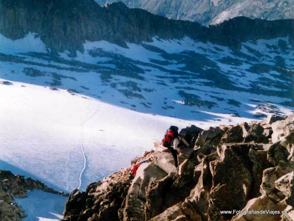 Paso de Mohoma desde la cumbre del Aneto