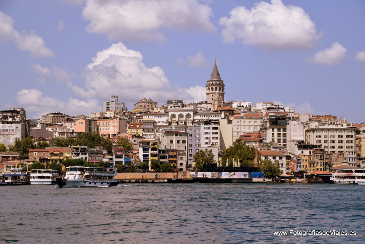 El Cuerno de Oro y la Torre Galata al fondo